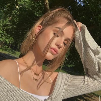 joellinton929's profile picture. 