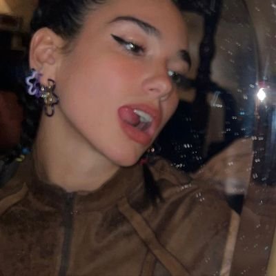 lttlemonsters's profile picture. tweets autodepreciativos e adoração a lady gaga