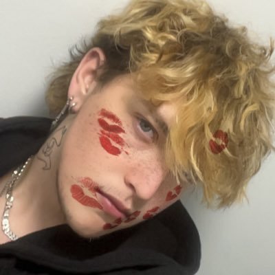 arxthegoodboi's profile picture. HAIII!! I’m Robin! Congrats on finding my spicy account 😋 | 2️⃣1️⃣ | Bristol | 🏳️‍🌈 | #Switch 🦊 #Furry 🦌 #pupplay 🐶 #abdl 🍼