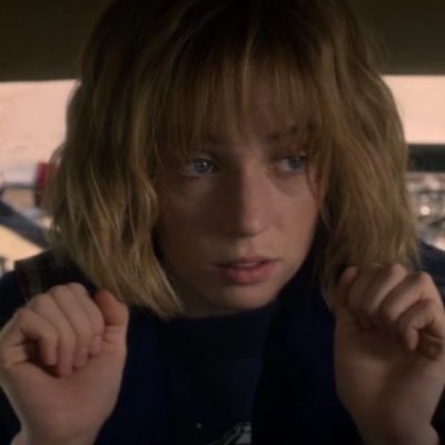 Iloveolliebs's profile picture. ₊˚⋆ #StrangerThings Artist ! ⊹˚.🧇 Fan #1 de Max Mayfield ★ ✦ I block freely! 🎸 bestie: @alicia_art123 🦇 Esp ✦ Eng ✦ Iniciando de nuevo