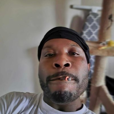 blacrob_'s profile picture. 