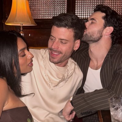 HeyFierro's profile picture. Resurgiendo como el ave fenix 💋