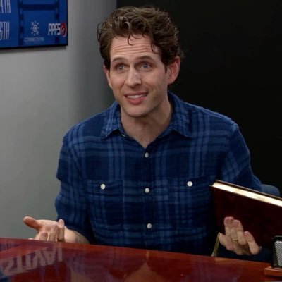 dennisglennolds's profile picture. lesbian dee reynolds truther and dennis reynolds understander. vvka is a short version of my drag name (verochka)