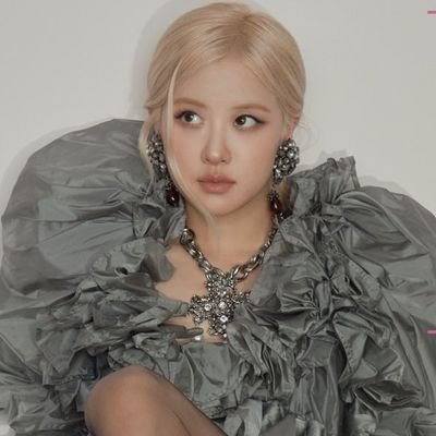 lovepeachiess's profile picture. are you sure to follow me?? this is a shipper only for jaerose. non-shipper DNI