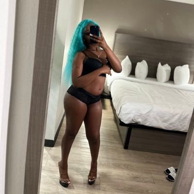 pleasurepaidass's profile picture. ✨ Pleasure | Your Secret Obsession ✨
Serving temptation 24/7 💋
Exclusive content that goes beyond your imagination 🔥
DMs always open for meetups🤑.
👇 Indulge