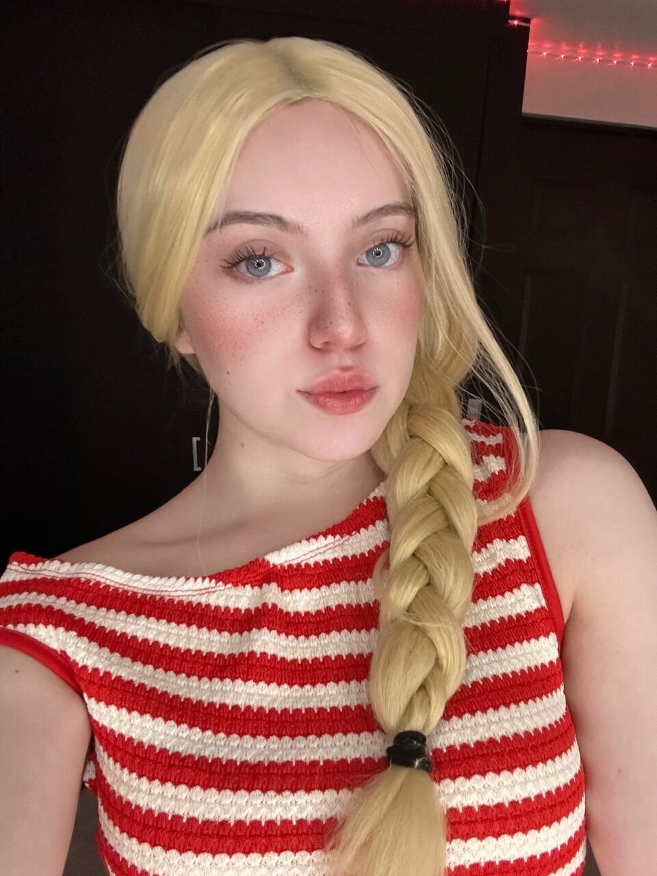 ElowenW32880's profile picture. crazy ppl are actually the normal ones, DM me if youre part of the club