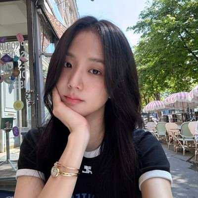 keharmoniszan's profile picture. Kim Jisoo (born January 3, 1995) — a timeless beauty where elegance and grace find their voice.