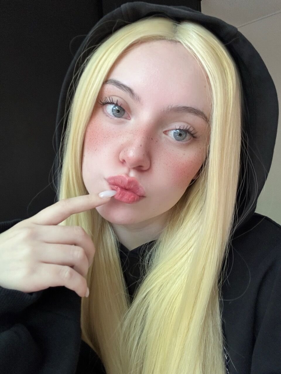 ForresterR72439's profile picture. dont keep trying, just quit, unless it s trying to DM me