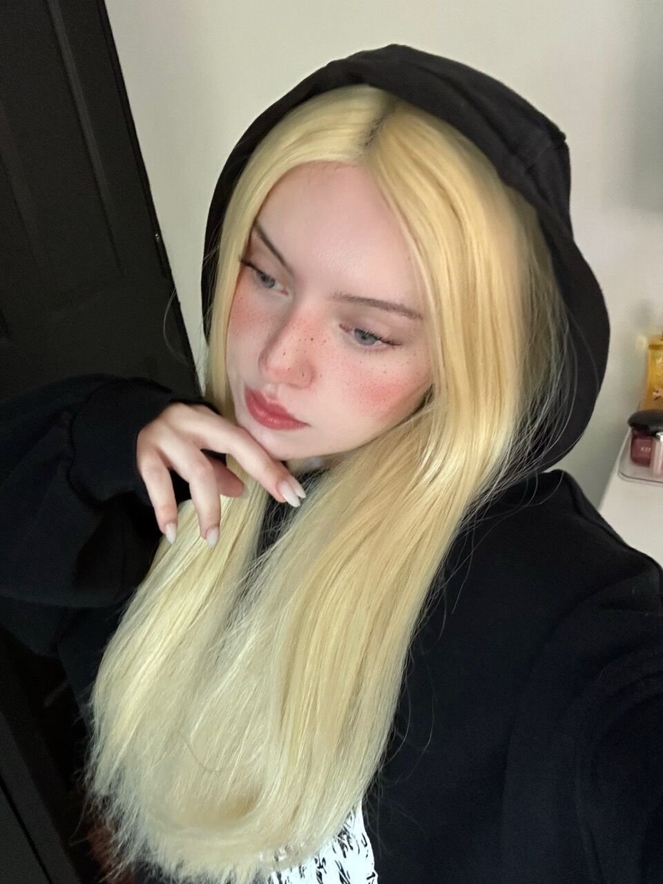 LyraN7913's profile picture. create smth and destroy it just because you can, DM mee for therapy