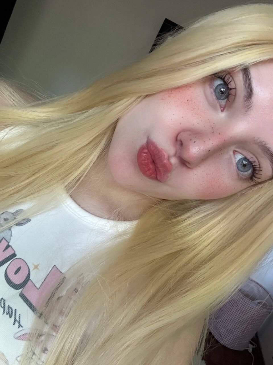 CoraSalisb23131's profile picture. crazy people are actually the normal ones, DM mee if youre part of the club