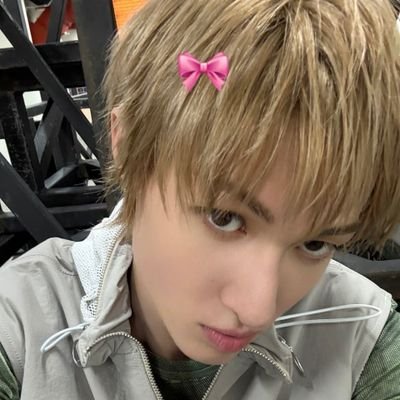 hourlysunrise's profile picture. 🍎 | 21+ | Martin's NUNA | COER