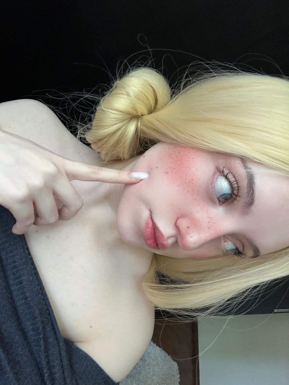 HOakridge42502's profile picture. where do falling stars actually fall from, DM mee if you ve seen one