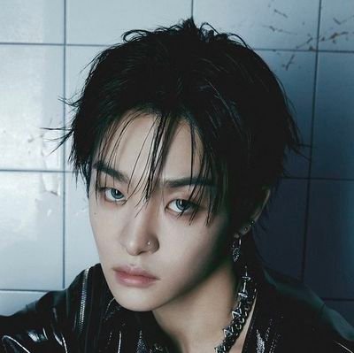 parkxjihoonz's profile picture. Est, 2000. being teume's favorite Park. jail, eye smile, and charge of being adorable 🐶. #treasure—mate, Park Jihoon