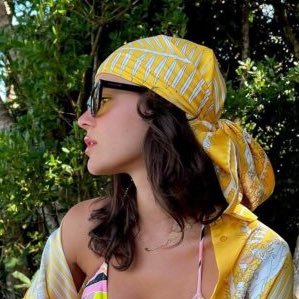 eualinecastro's profile picture. Falam q eu não presto, veja que ousadia, as pessoas agora deram para falar a verdade…