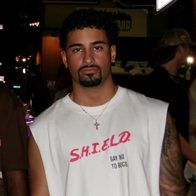 a_ahumada3's profile picture. Proverbs 20:30 / UofSC Alum