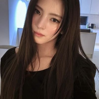 Swoheer's profile picture. gazes centered on her were incessantly directed. full of warmth like an auroral phoebus, be amazed at the major sovereign.