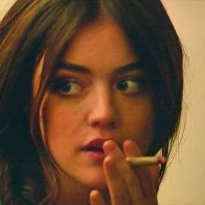 dumblildollyy's profile picture. stupid little girl :3