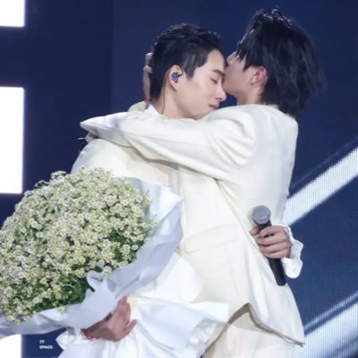 jkpsupha14's profile picture. my daisy and blue roses babies #williamest