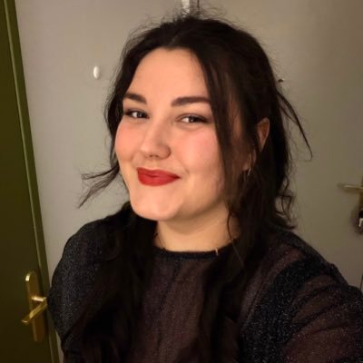 caroline_kgl's profile picture. je préfère mourir d’un crash en business que de survivre en éco