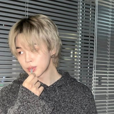 favyred's profile picture. 