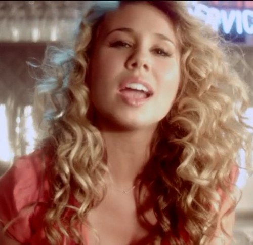 2 words.Haley Reinhart. This beautiful, hula hooping godess is what makes this world go round. :D #HalienForLife. xoxo