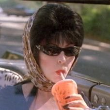 fairygateway's profile picture. a place for me to overshare and be even more annoying