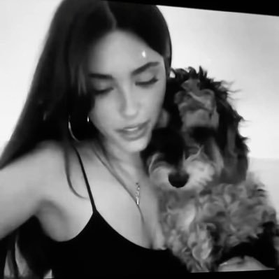 iiivia's profile picture. 