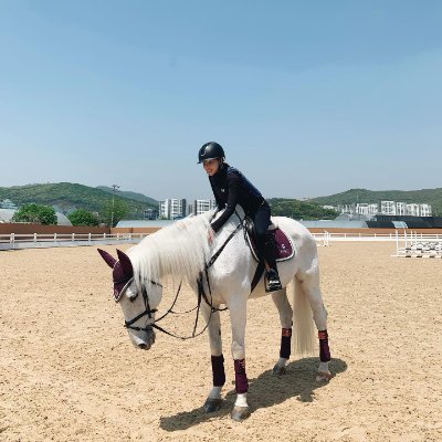 Lucy25648's profile picture. Single mother. Enjoys discussing politics and life. DM me (no investment bots. Cryptocurrency and gold). Republican. Living in a lousy blue state.