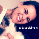 E todas as vezes que olho alguma foto sua, tenho vontade de atravessar a tela do computador, te abraçar bem, bem, bem forte! @JhulieCampello.