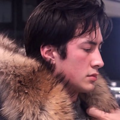 hudsonsarmpits's profile picture. hudson williams will you please let me sniff your armpits and pluck the hair w my teeth
