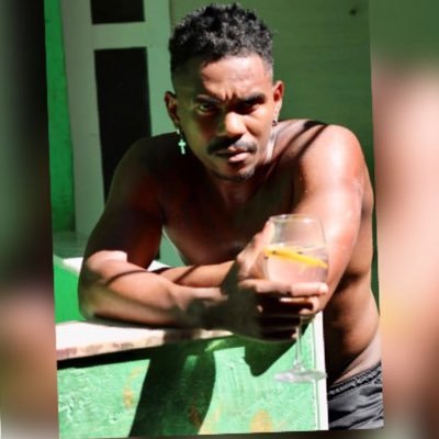 ThomasBlackRJ's profile picture. https://t.co/DntONDOISB 🇧🇷 https://t.co/enqjDMaebb 🇺🇸 https://t.co/85aXPpd2jw 🇧🇷