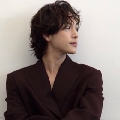 nouryim's profile picture. only yimsiwan 🦢✨