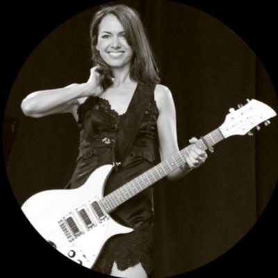 susanna_hoffs01's profile picture. 