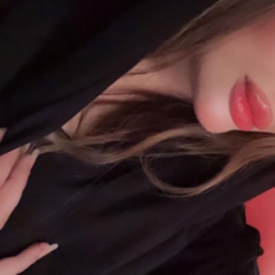 v8iii7's profile picture. وأنا قوية بما أعطاني الله من رقّـة