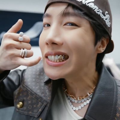 hobiarts_'s profile picture. Official profile of hoseok's girlfriend