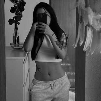 candelaross_'s profile picture. 𝔥𝔦𝔧𝔬𝔰 𝔡𝔢 𝔩𝔞 𝔯𝔲𝔦𝔫𝔞 🏴‍☠️