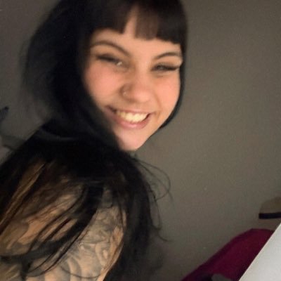 lunetss's profile picture. 