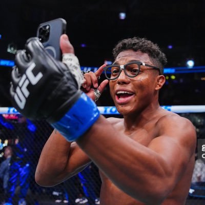 Maironsantoss's profile picture. The Ultimate Fighter 32 champion