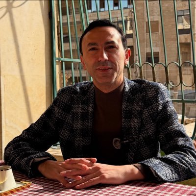 akilhousain's profile picture. صحفي وسياسي سوري