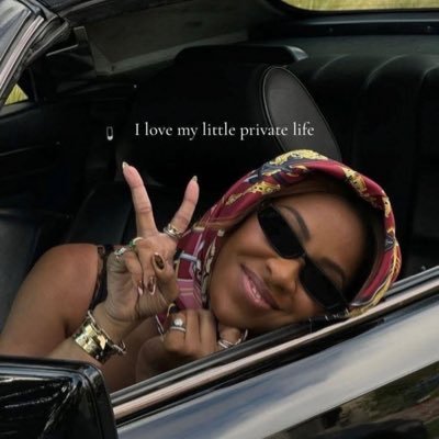 dricila13's profile picture. 