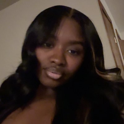 mauniidarby's profile picture. 