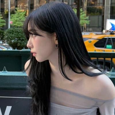 eduqcation's profile picture. ˖  𑣲 ⊹ ᓚ₍ ^. .^₎ lace socks dragging while I try small ballet steps. 𓄳  ≡ 𝇋♡︎𝇌   ׂ  ꭷ