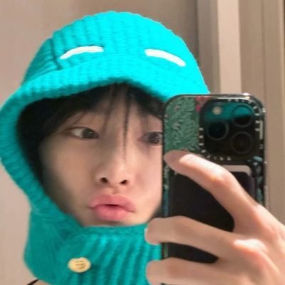 felixmorango's profile picture. eu, 𝗯𝗮𝗻𝗴𝗰𝗵𝗮𝗻 e a 𝘣𝘦𝘳𝘳𝘺 brincando na praia | 18