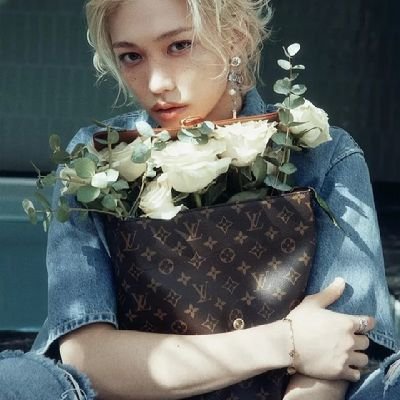 H34r1_'s profile picture. lipstick on a pig|edtwt