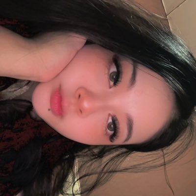 monalovesyoux's profile picture. 𝐒𝐭𝐫𝐚𝐰𝐛𝐞𝐫𝐫𝐢𝐞𝐬 & 𝐂𝐢𝐠𝐚𝐫𝐚𝐭𝐭𝐞𝐬  ♡