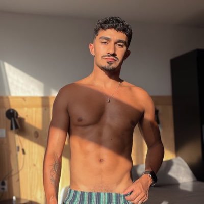 levadoxz7's profile picture. vem fazer uma chamada de vídeo comigo conteúdo personalizado e vídeo com fetiche 😈🔥…. https://t.co/q2KQLwFbCH