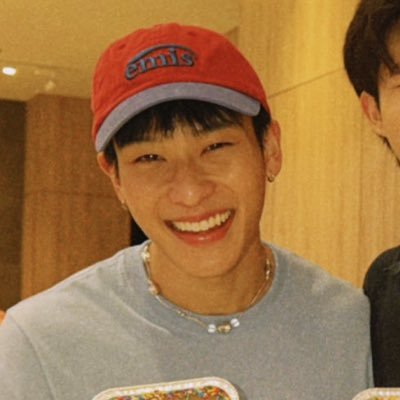 6eemm_'s profile picture. lucky number 16