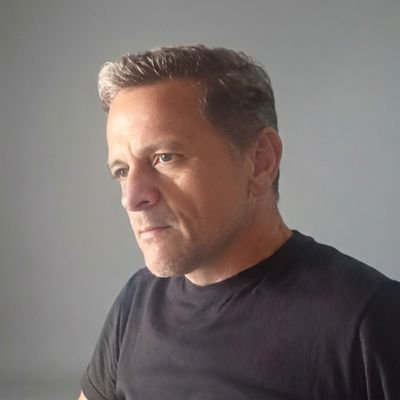 Djfabianosales's profile picture. Não importa a distância, não importa o tempo. Se for da vontade de Deus, vai acontecer.