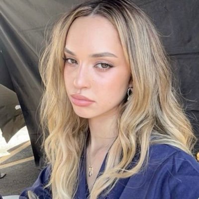 seeuberry's profile picture. katseye & twice lovebot ‧₊ ♪˚⊹