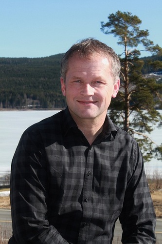 RunarRbaal's profile picture. Ordfører og Venstrepolitiker i Hurdal, gift, to barn. Friidrettstrener og lidenskapelig opptatt av engelsk fotball.